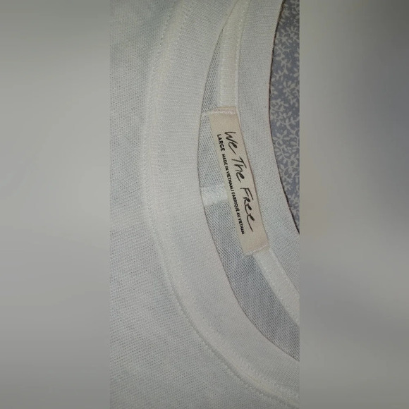 🍒 NWOT - We The Free White Raw Hem Rolled Short Sleeve Tee Shirt - Picture 5 of 6